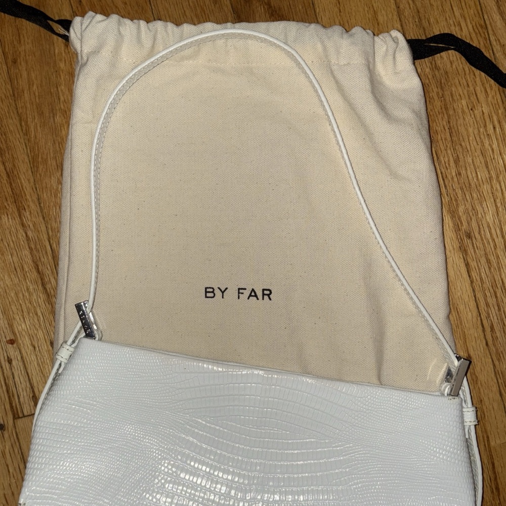 BY FAR White Shoulder Bag Sleek Design